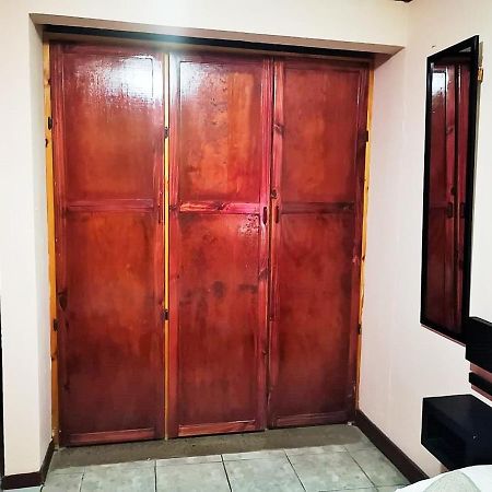 Airport Traveler'S Home Alajuela Extérieur photo