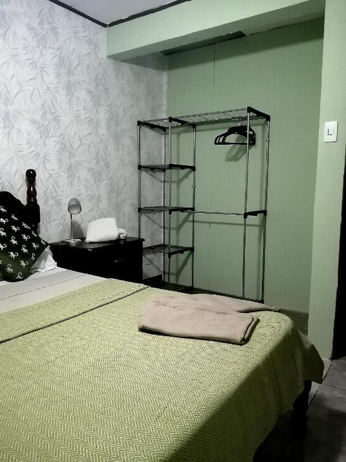 Airport Traveler'S Home Alajuela Extérieur photo