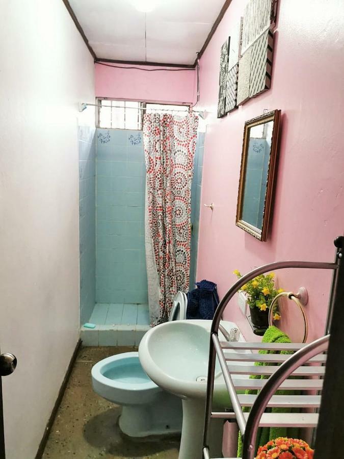 Airport Traveler'S Home Alajuela Extérieur photo