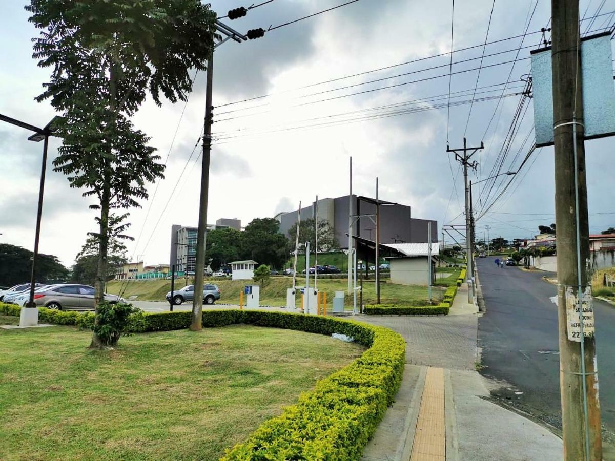 Airport Traveler'S Home Alajuela Extérieur photo
